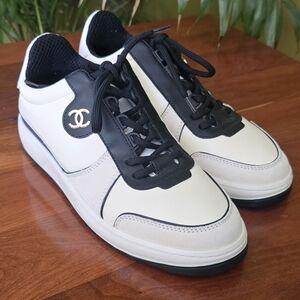 CHANEL Trainers 37.5-7.5  2023 Like New Sneakers Interlocking CC Logo Authentic